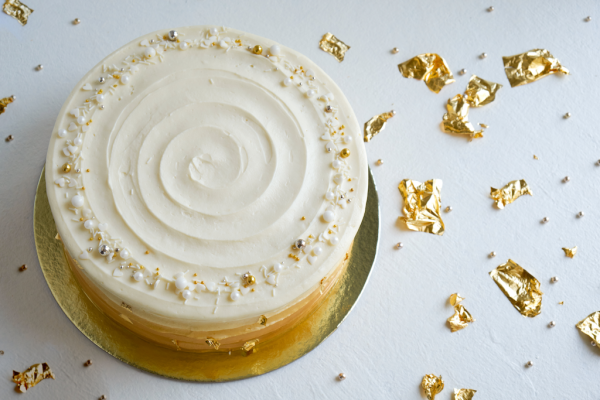 How to Apply Edible Gold/Silver Leaf to a Cake